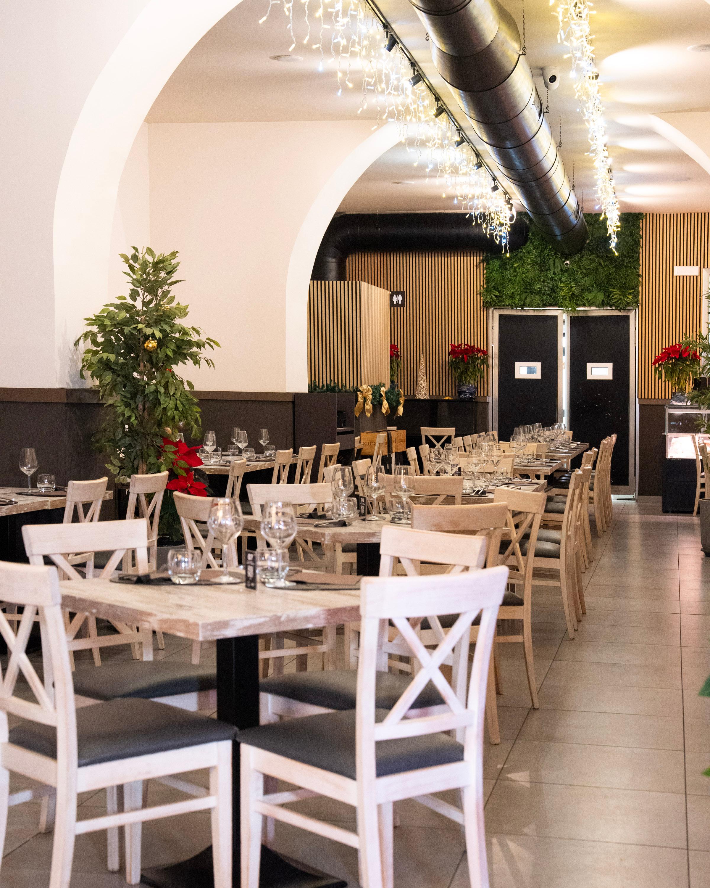 Al Magnum Gallery 17